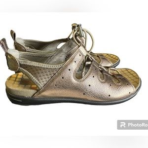 New in box Ecco warm metallic grey leather sandals. Size 9-9 1/2, EU 40